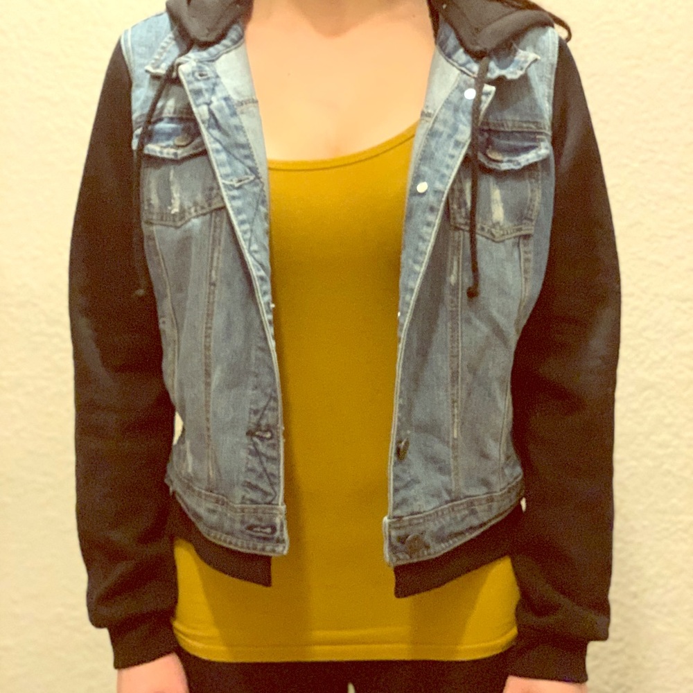 Highway jean jacket w/ black sleeves
